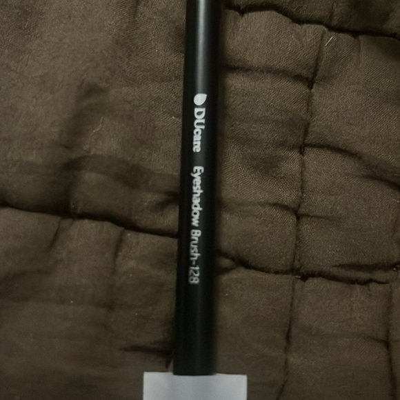 14 brand new still in sleeves makeup brushes from DUcare. - Picture 9 of 10